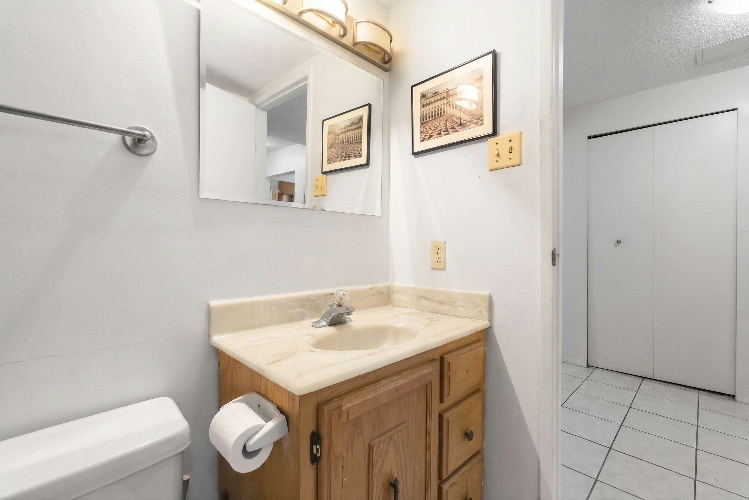 230-8460 Ackroyd Road, Richmond, BC, V6X 3E9 - 8