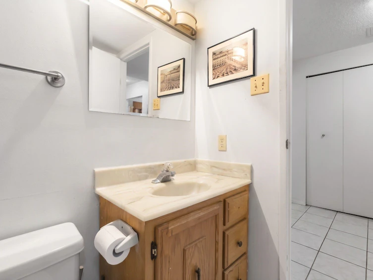 230-8460 Ackroyd Road, Richmond, BC, V6X 3E9 - 8