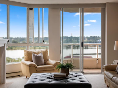 1505-1235 Quayside Drive - 5