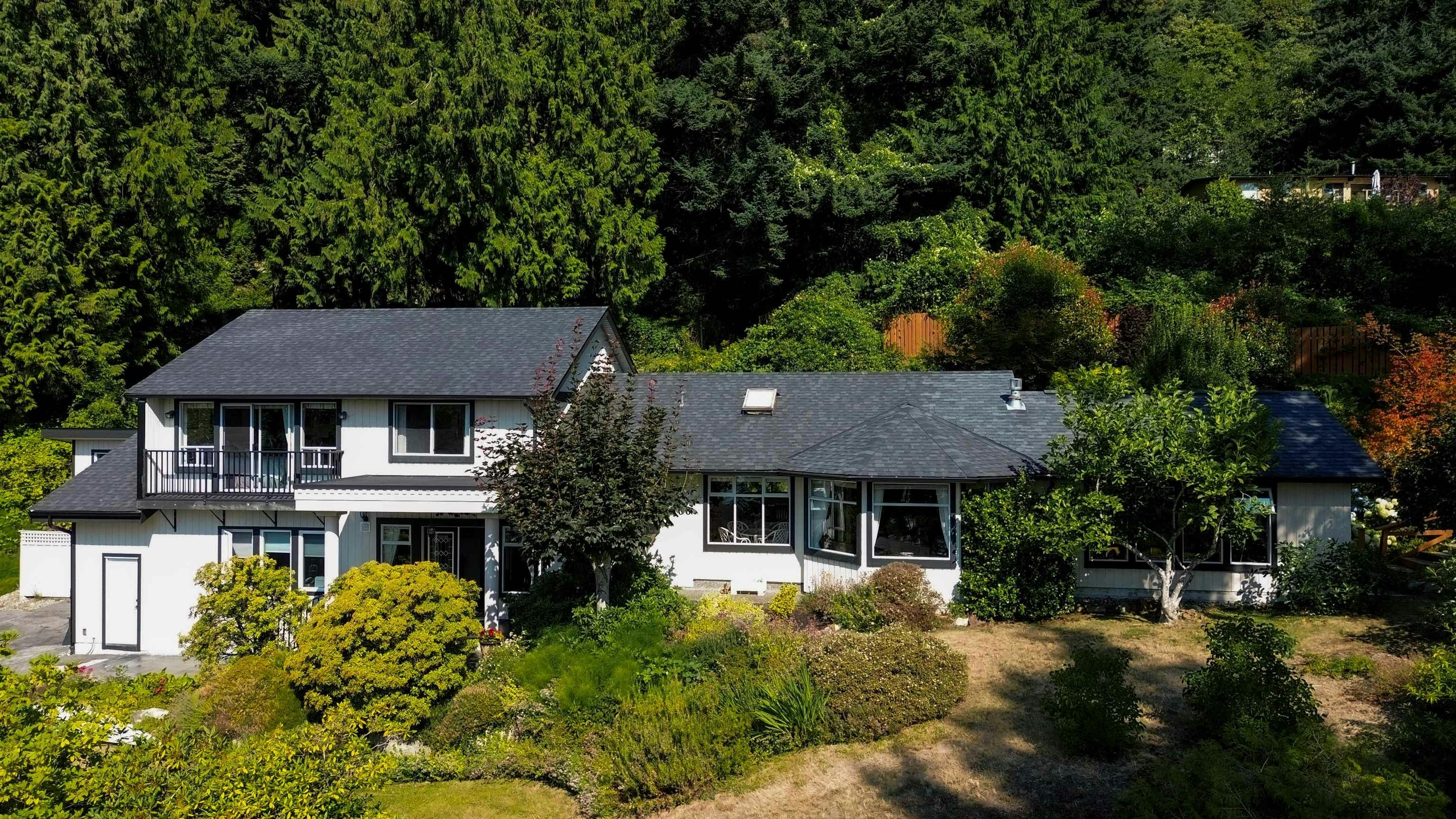 806 Hummingbird Lane, Bowen Island, BC, V0N 1G1