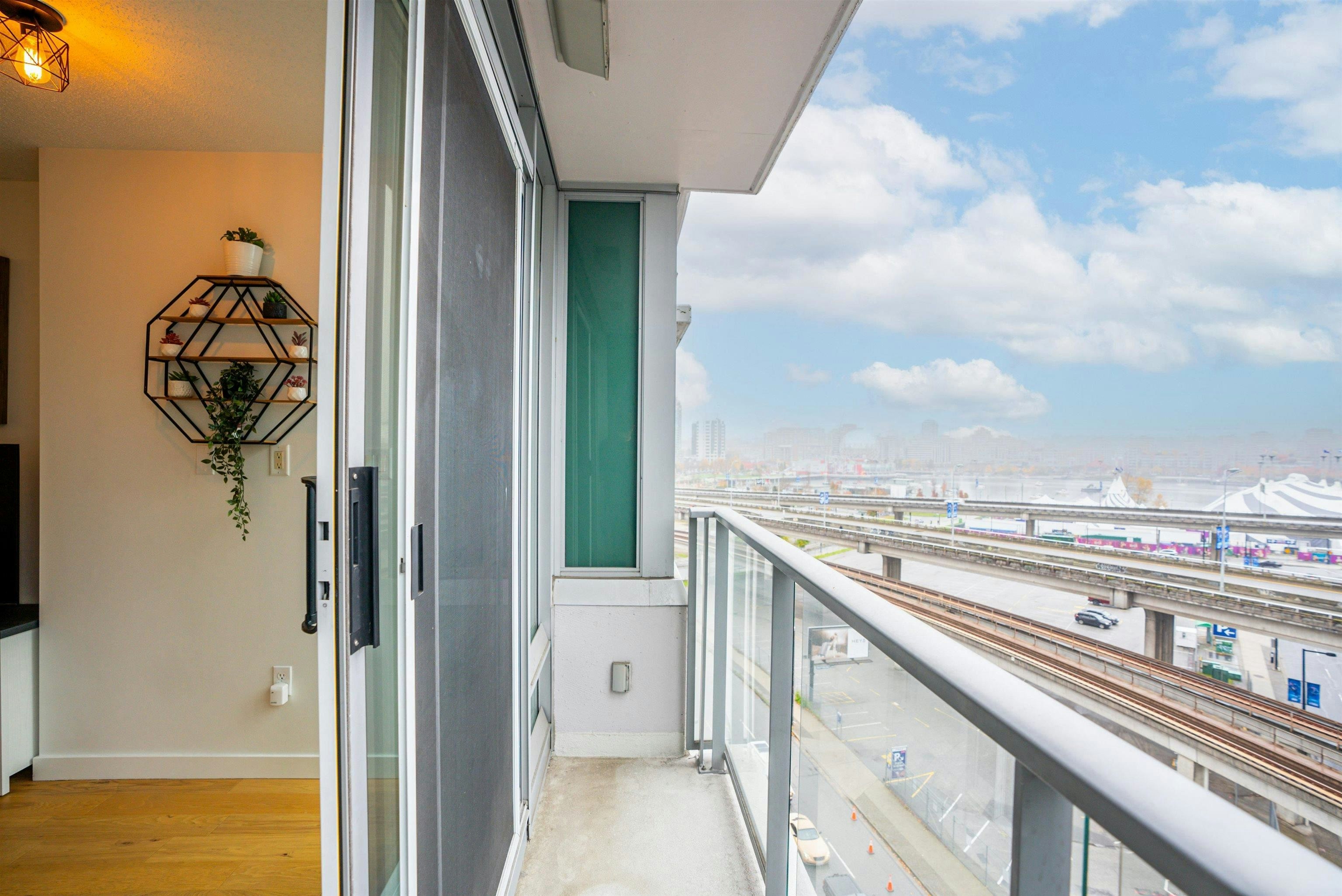 1003-688 Abbott Street, Vancouver, BC, V6B 0B9 - 17