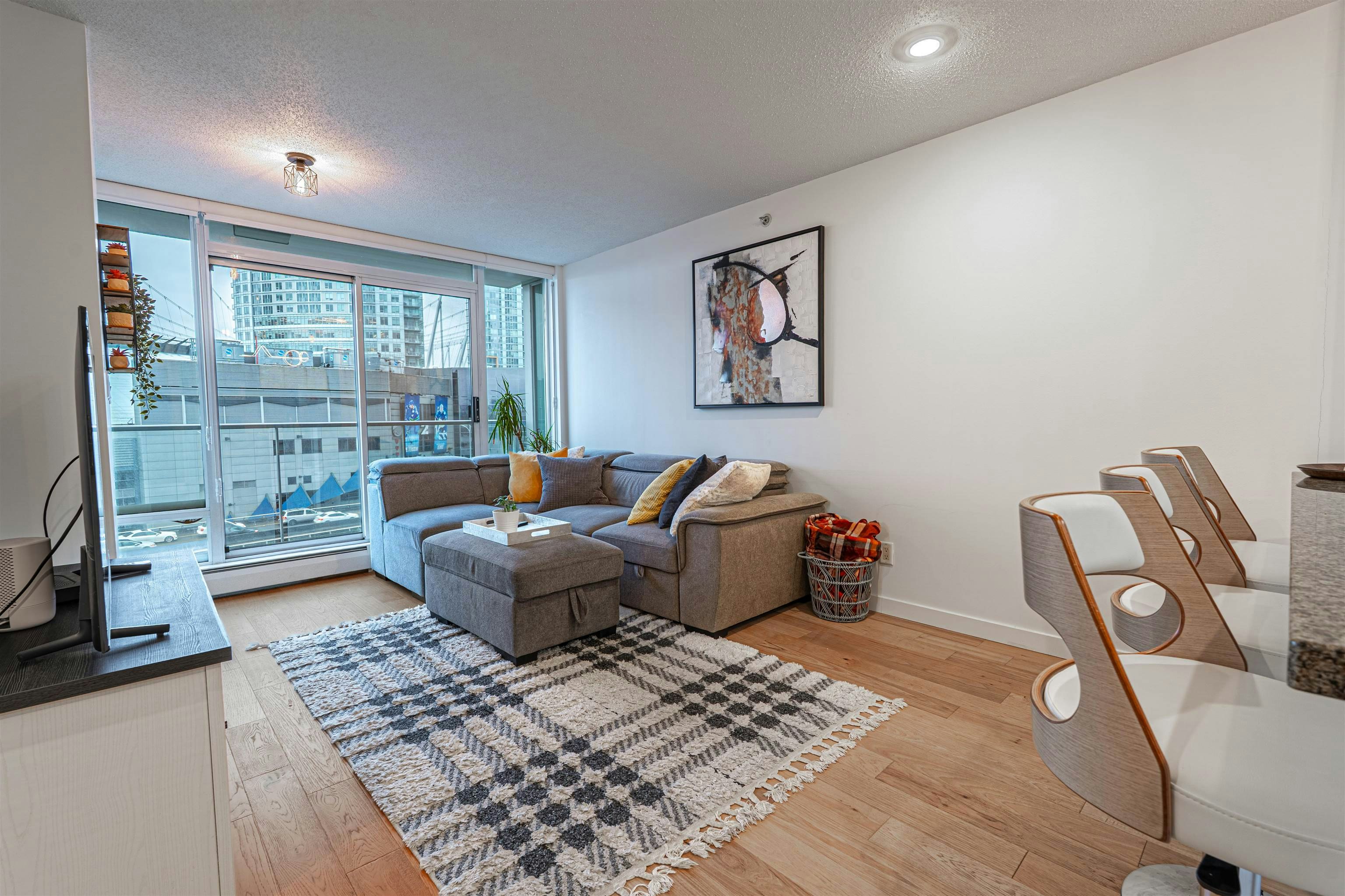 1003-688 Abbott Street, Vancouver, BC, V6B 0B9