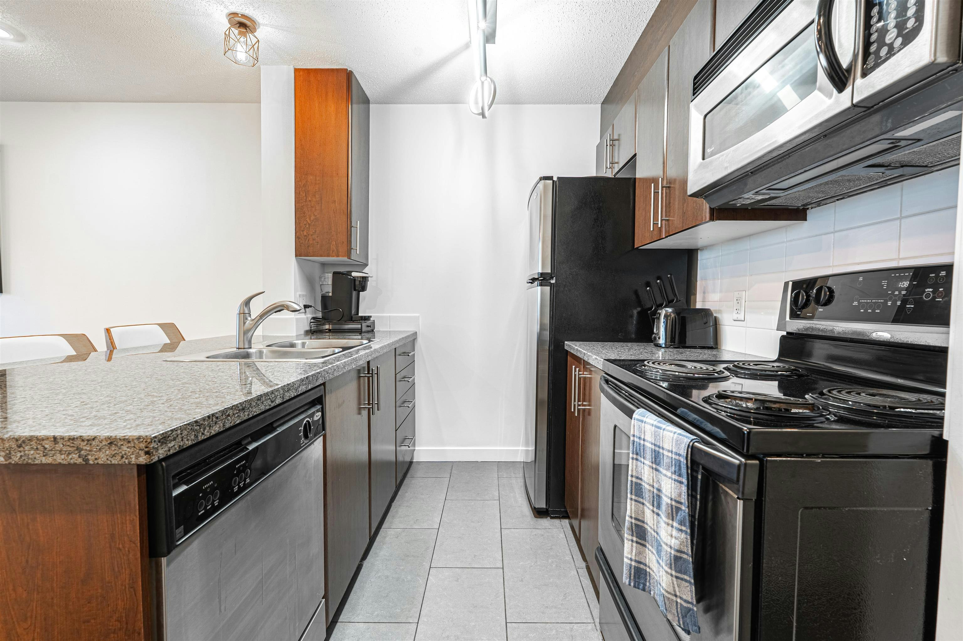 1003-688 Abbott Street, Vancouver, BC, V6B 0B9 - 11
