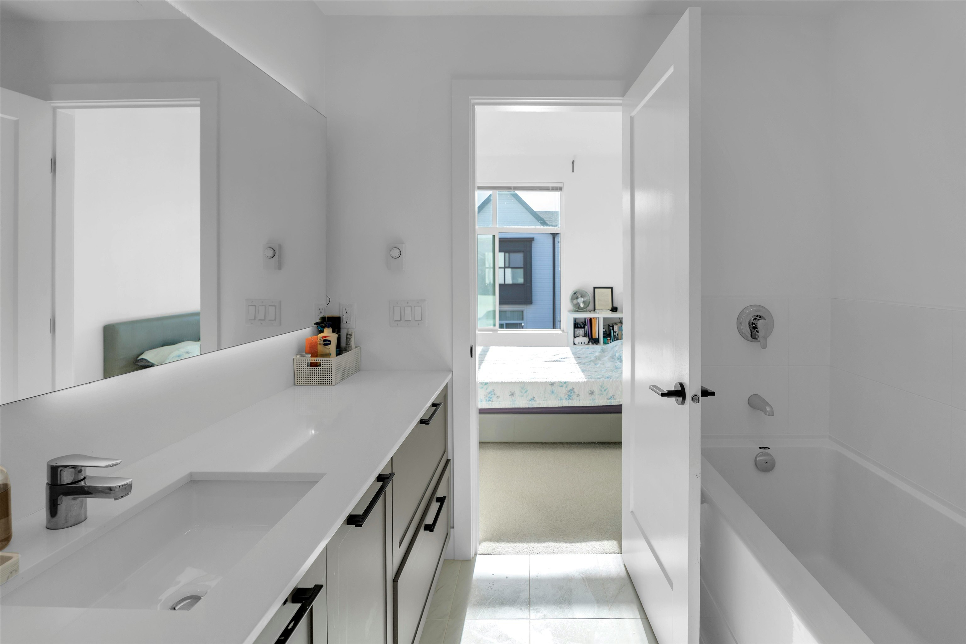 99-17568 57a Avenue, Surrey, BC, V3S 7V2 - 16