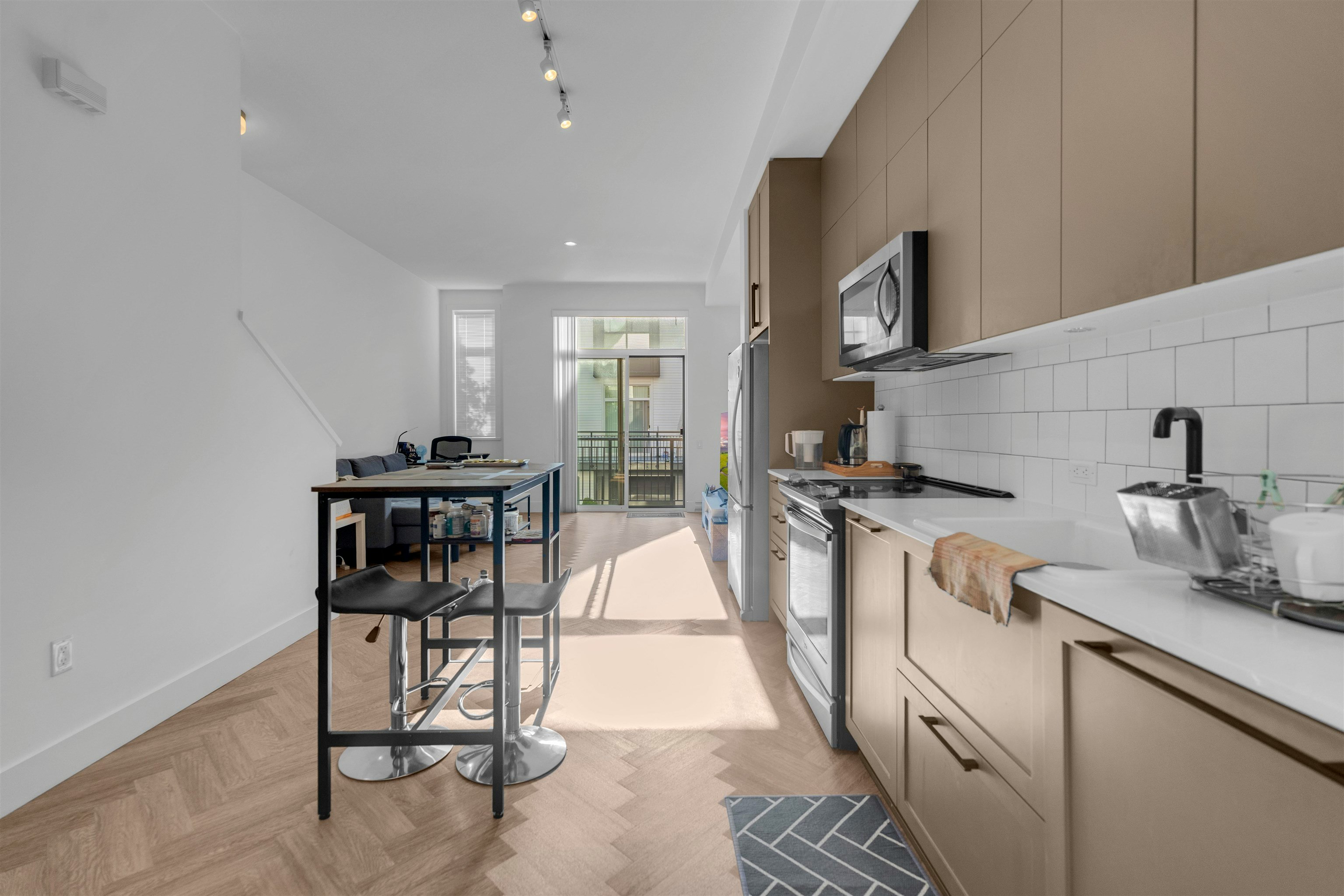 99-17568 57a Avenue - 4