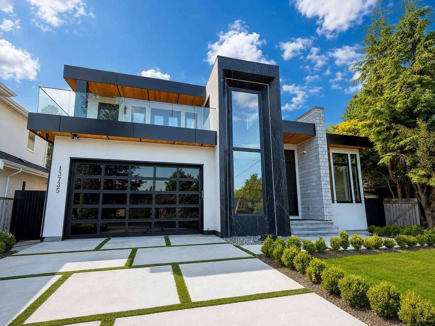 13735 Blackburn Avenue, Surrey, BC, V4B 2Z1