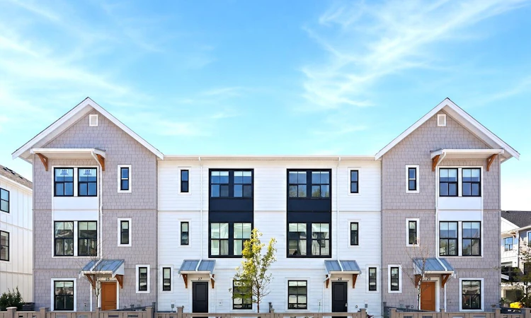 39-7918 204b Street