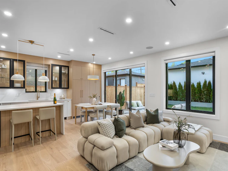 2-165 E 45th Avenue, Vancouver, BC, V5W 1W8