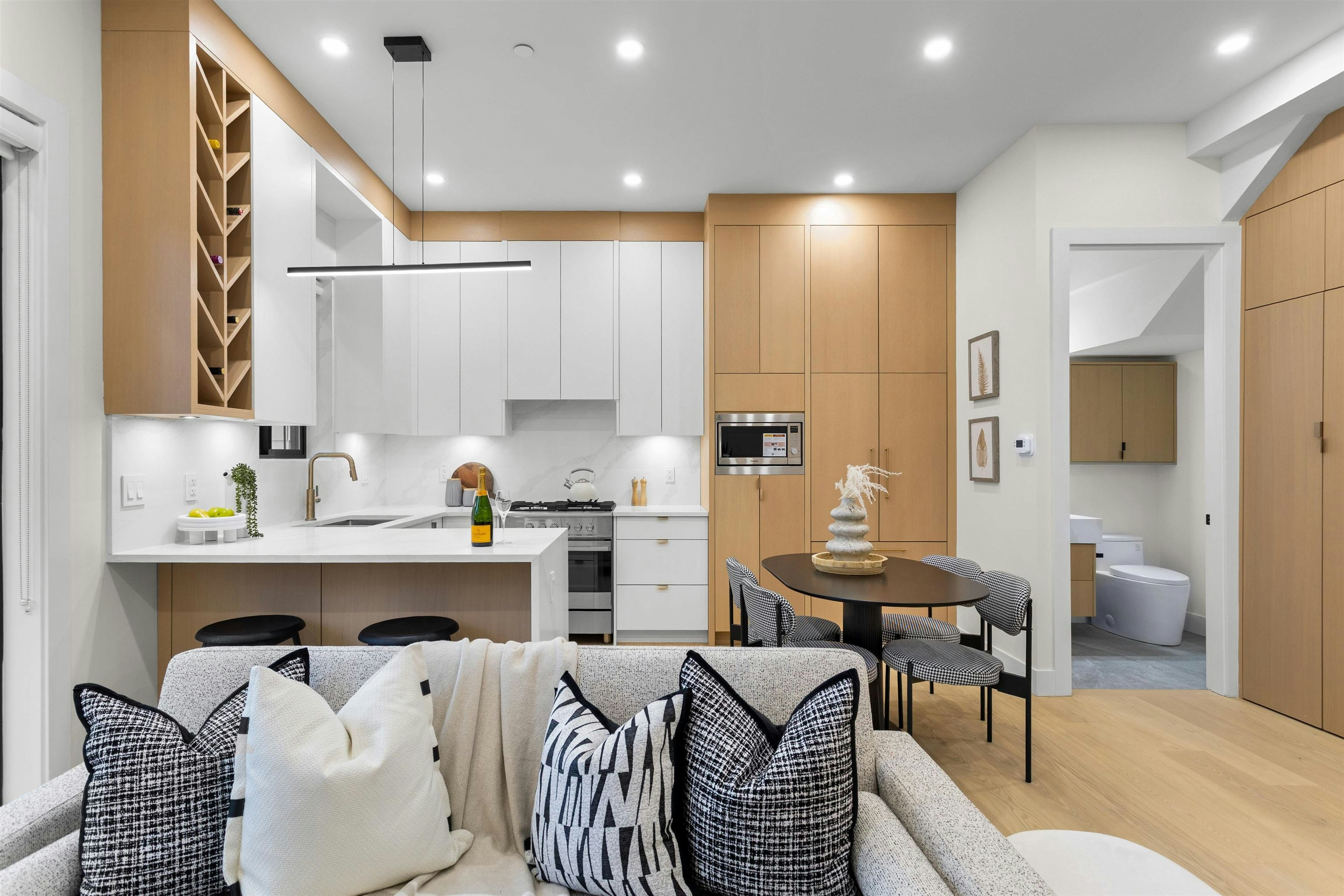 2-5306 Culloden Street, Vancouver, BC, V5W 3R6 - 4