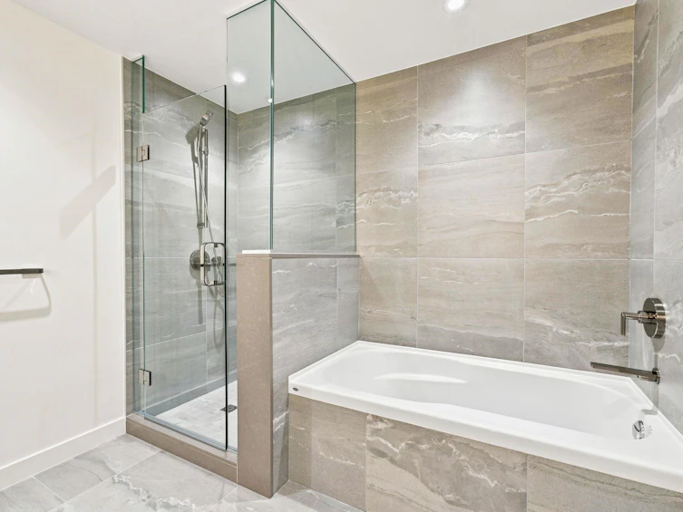 301-785 Harbour Way, North Vancouver, BC, V7P 0G3 - 23