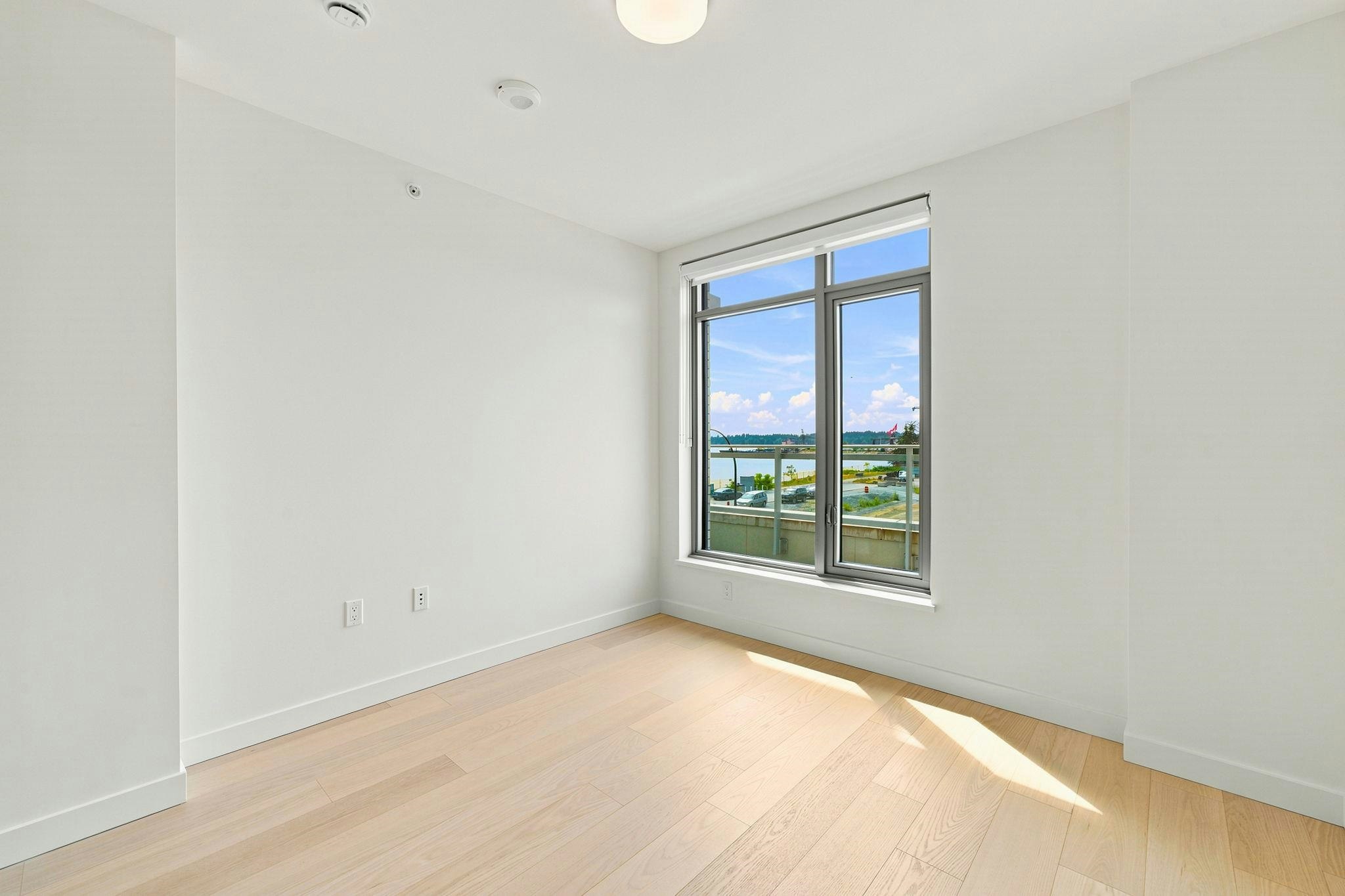 301-785 Harbour Way, North Vancouver, BC, V7P 0G3 - 25