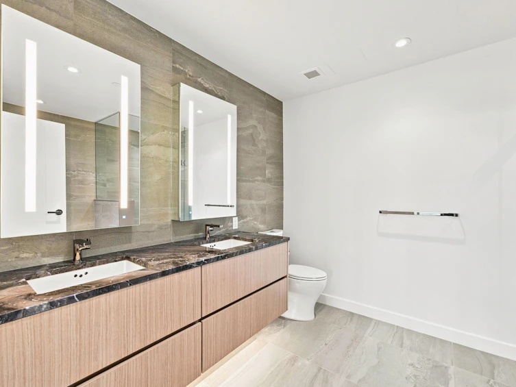 301-785 Harbour Way, North Vancouver, BC, V7P 0G3 - 22
