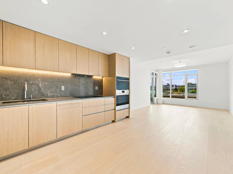 301-785 Harbour Way, North Vancouver, BC, V7P 0G3 - 4