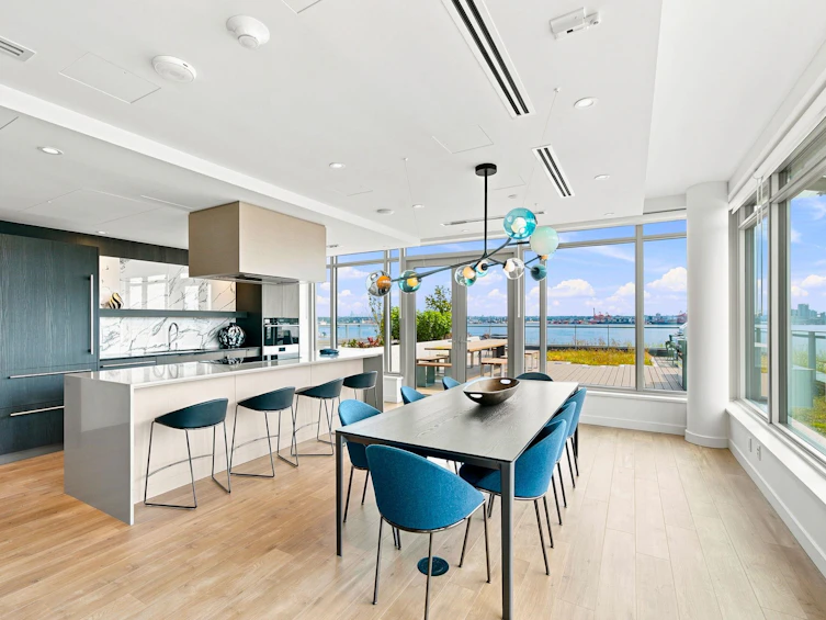301-785 Harbour Way, North Vancouver, BC, V7P 0G3 - 30