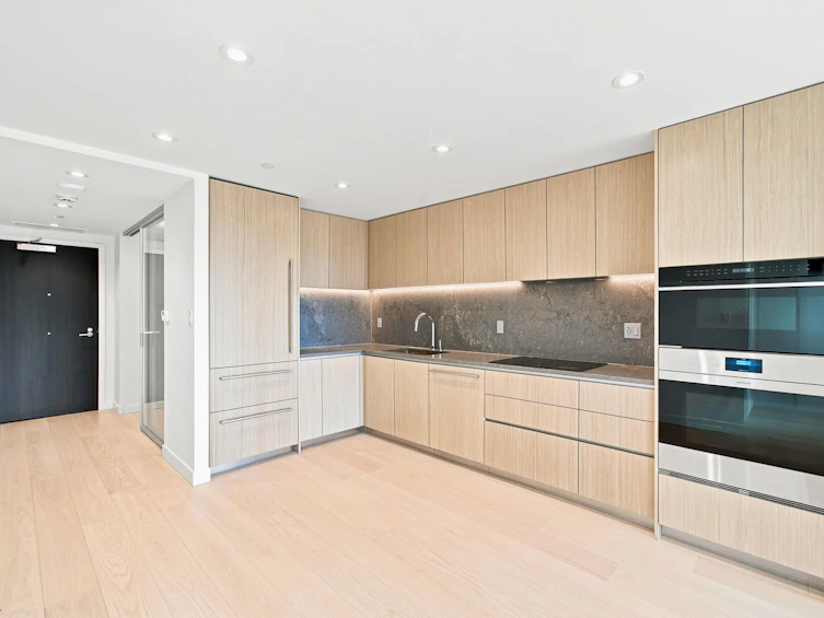 301-785 Harbour Way, North Vancouver, BC, V7P 0G3 - 6