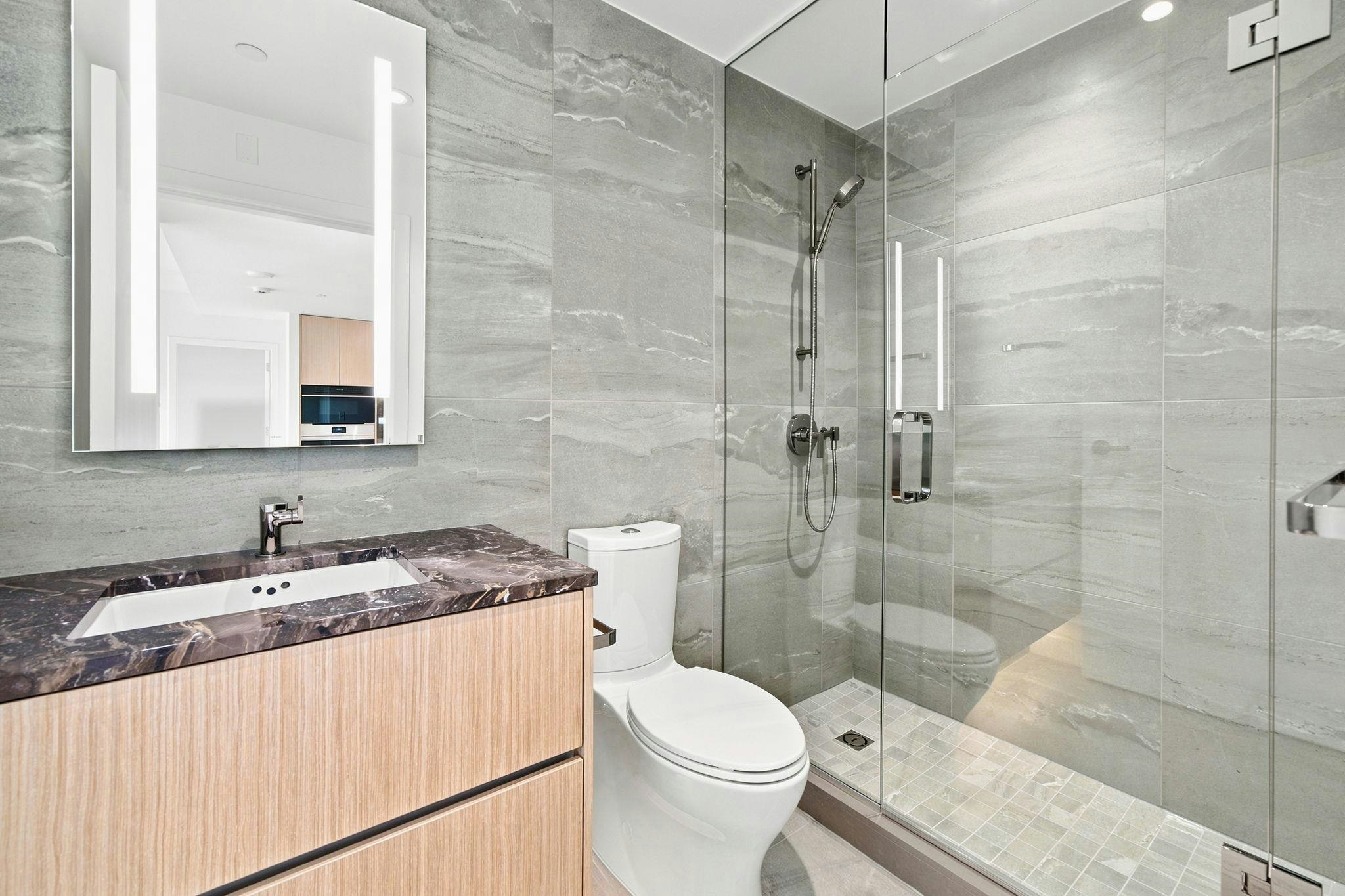 301-785 Harbour Way, North Vancouver, BC, V7P 0G3 - 27