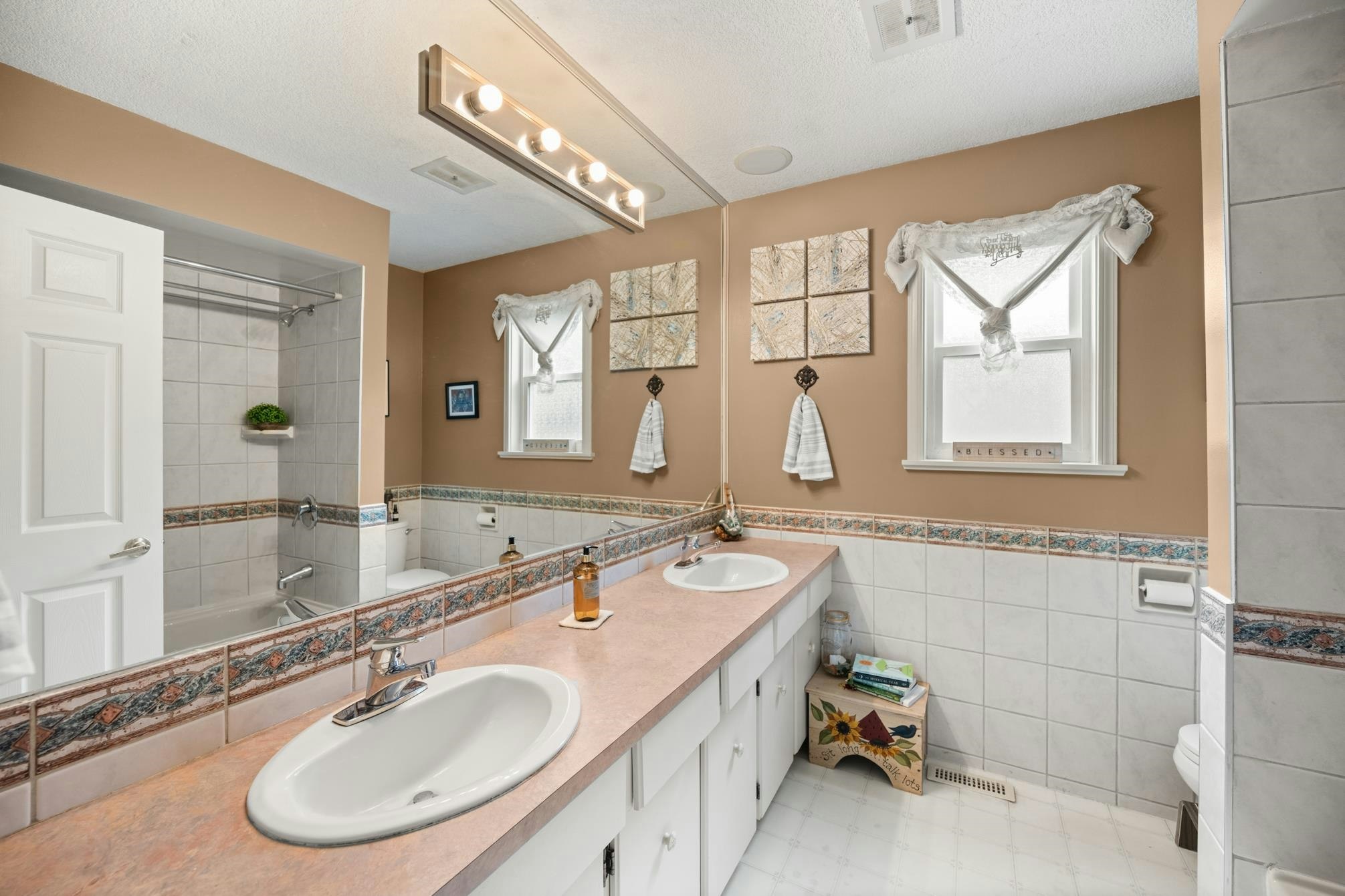 20218 42a Avenue, Langley, BC, V3A 3B4 - 23