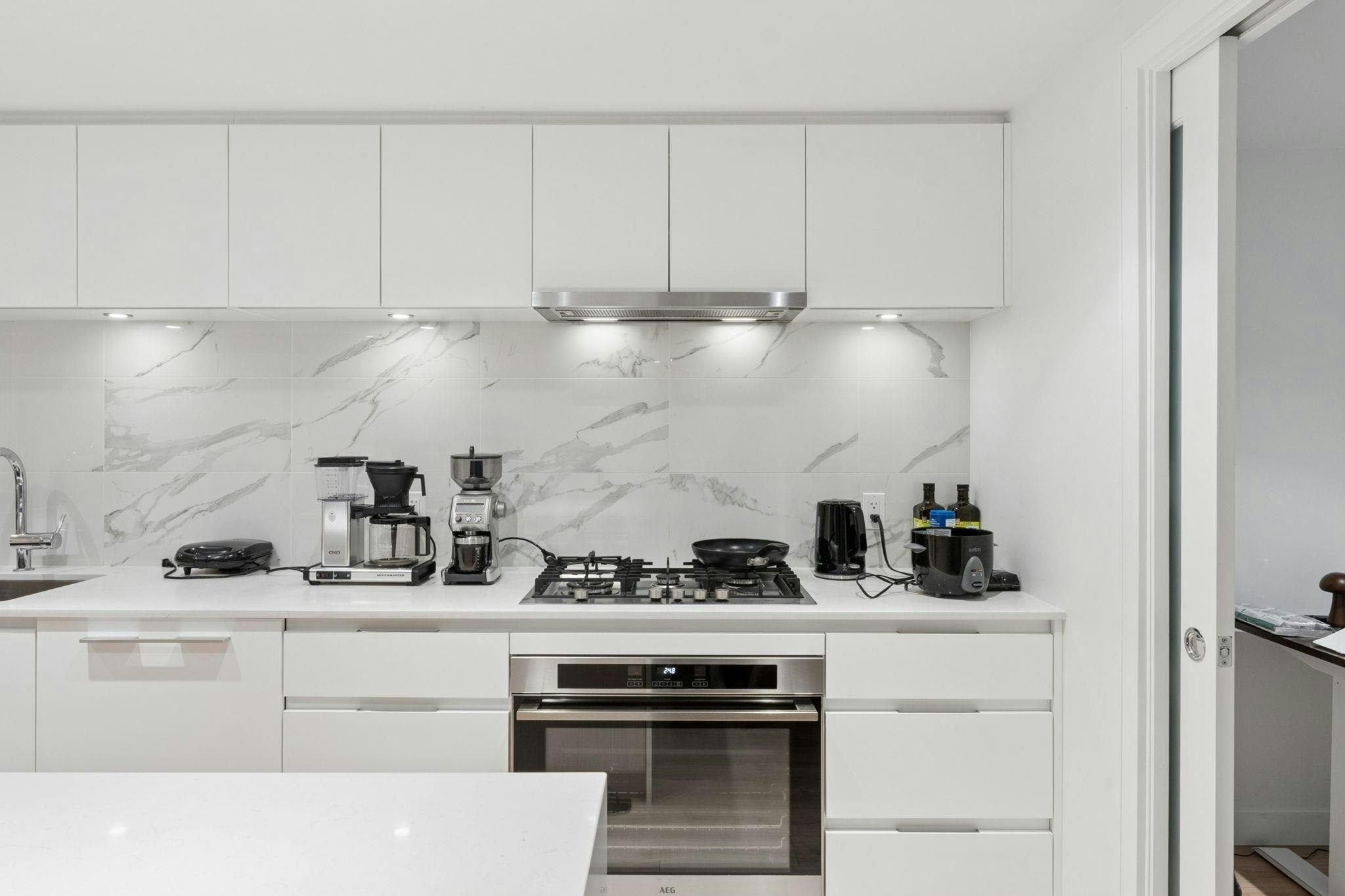 305-1500 Fern Street, North Vancouver, BC, V7J 0E6 - 7