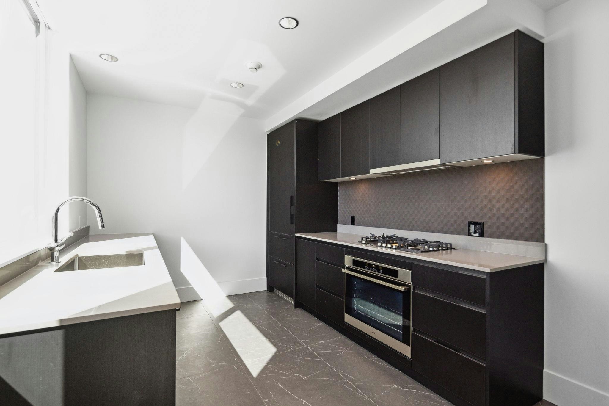 305-1500 Fern Street, North Vancouver, BC, V7J 0E6 - 28