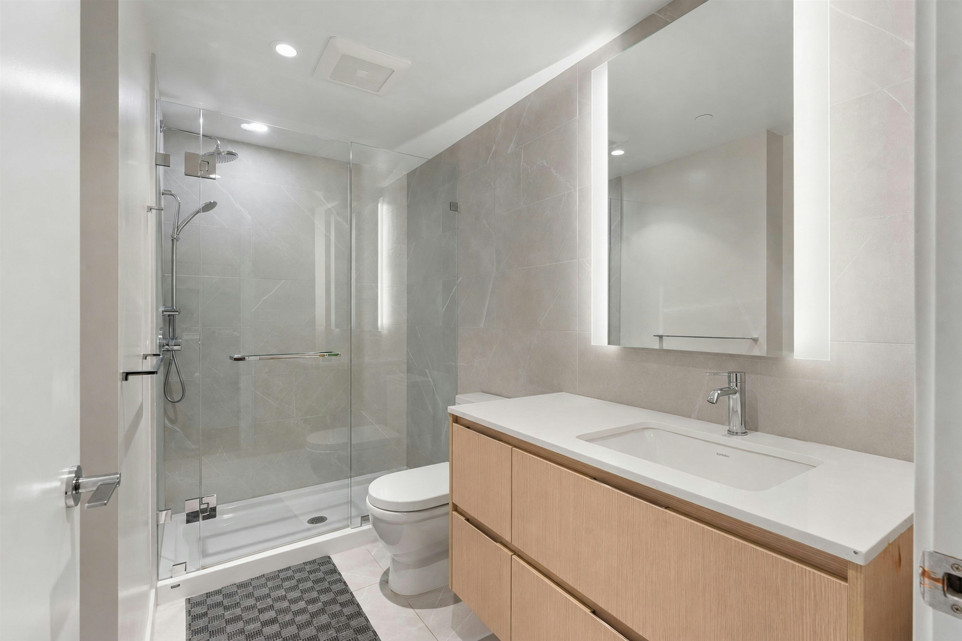 305-1500 Fern Street, North Vancouver, BC, V7J 0E6 - 13