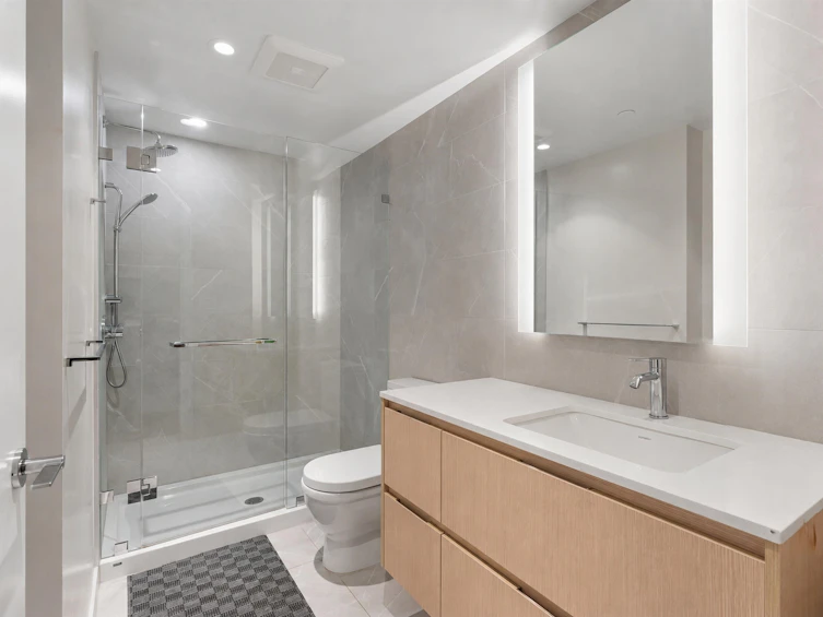 305-1500 Fern Street, North Vancouver, BC, V7J 0E6 - 13