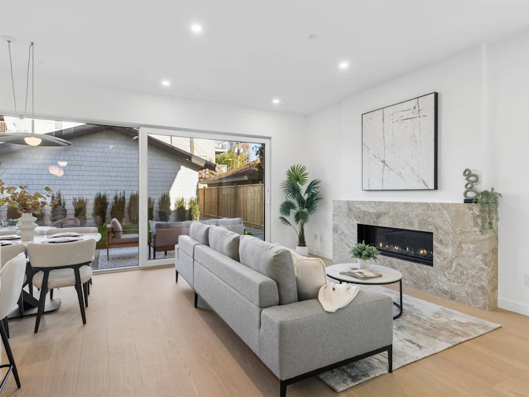 2-6040 Larch Street, Vancouver, BC, V6M 4E4 - 4