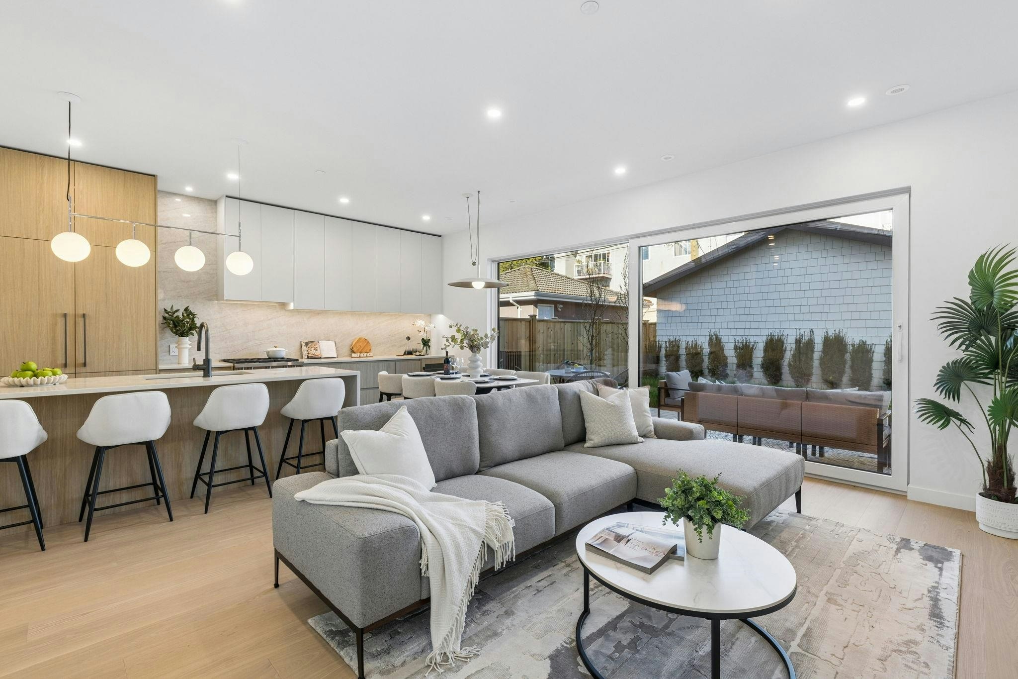 2-6040 Larch Street, Vancouver, BC, V6M 4E4