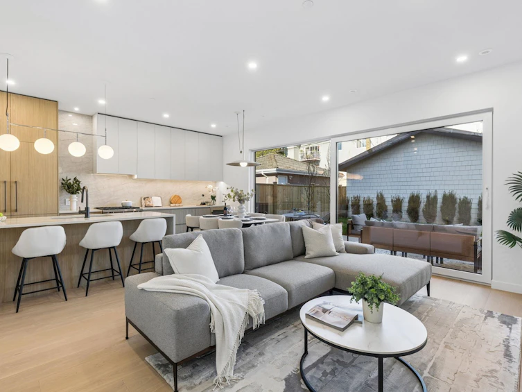 2-6040 Larch Street, Vancouver, BC, V6M 4E4