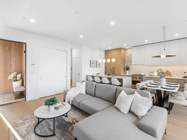 2-6040 Larch Street, Vancouver, BC, V6M 4E4 - 6
