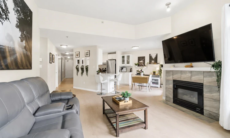 408-2551 Parkview Lane
