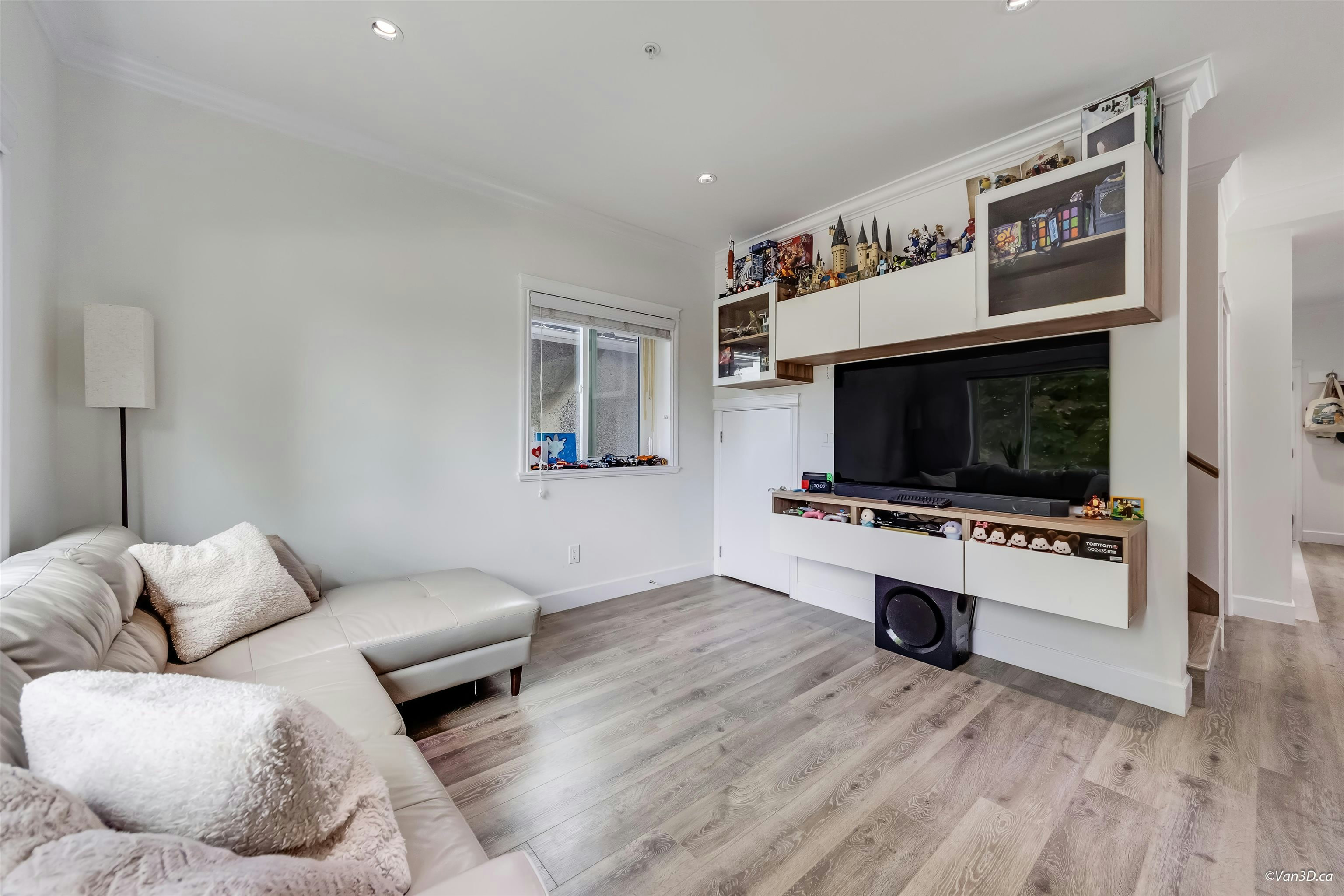 621 E 65th Avenue, Vancouver, BC, V5X 2P7 - 4