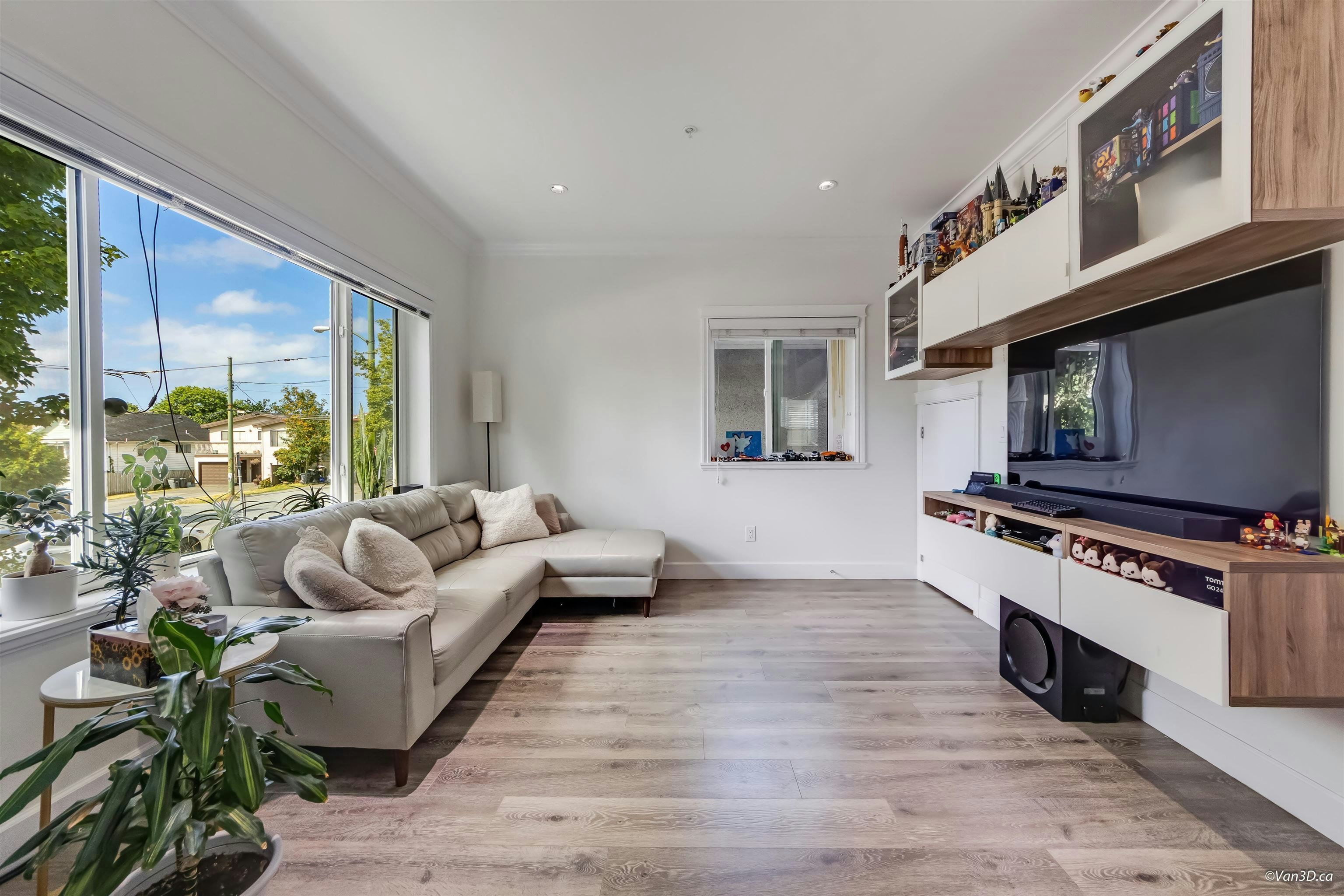 621 E 65th Avenue, Vancouver, BC, V5X 2P7 - 2
