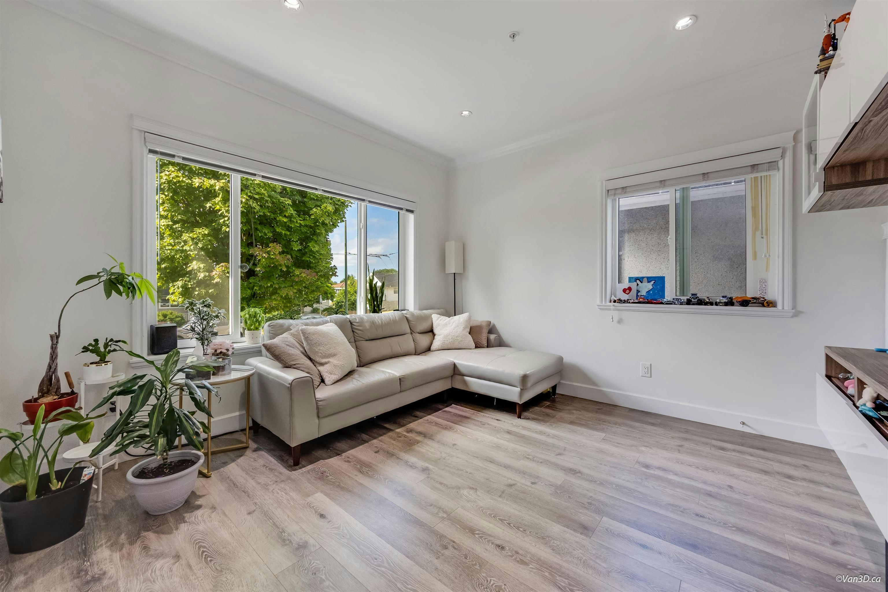 621 E 65th Avenue, Vancouver, BC, V5X 2P7 - 3