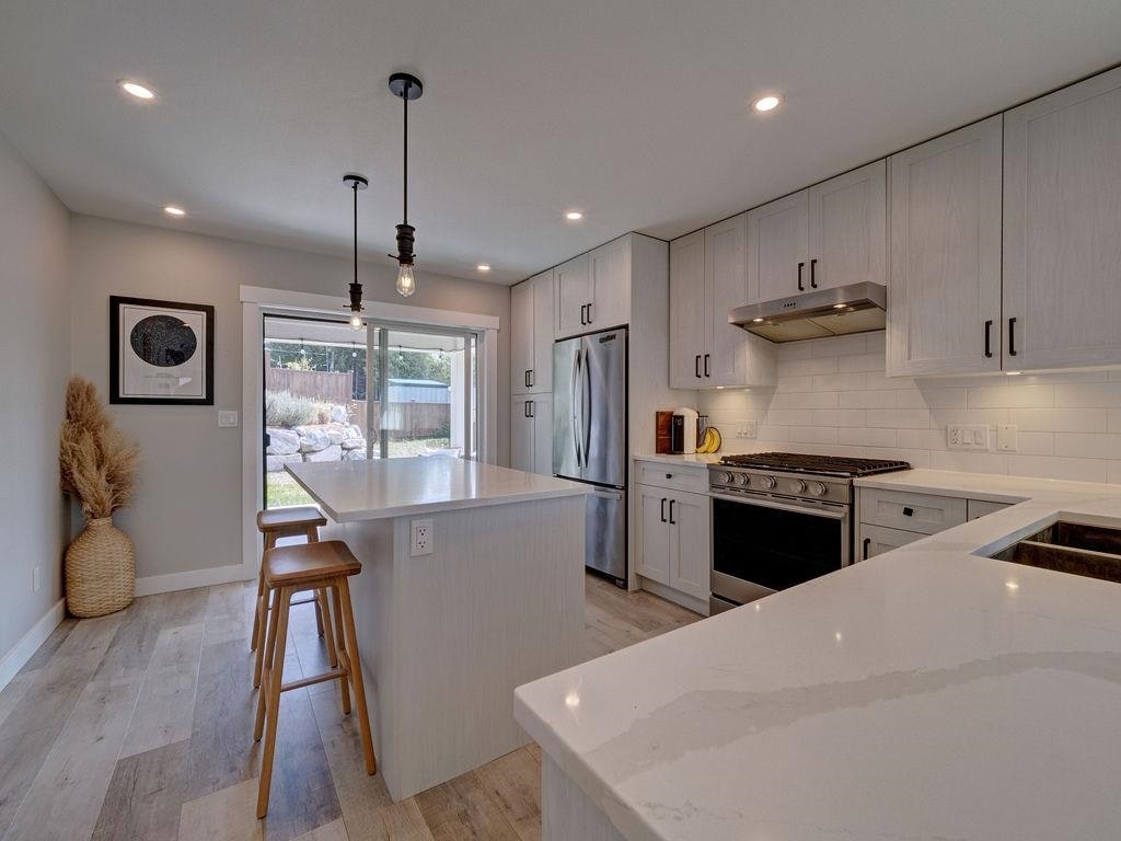 6078 Kingbird Avenue, Sechelt, BC, V7Z 0S4 - 15
