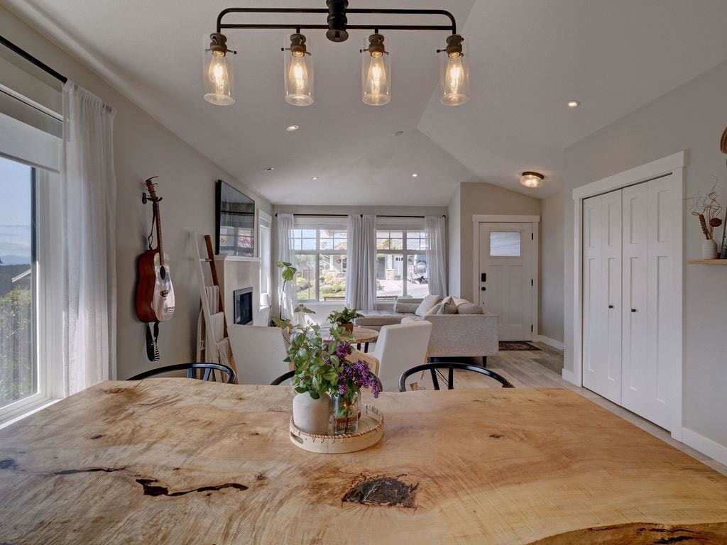6078 Kingbird Avenue, Sechelt, BC, V7Z 0S4 - 13