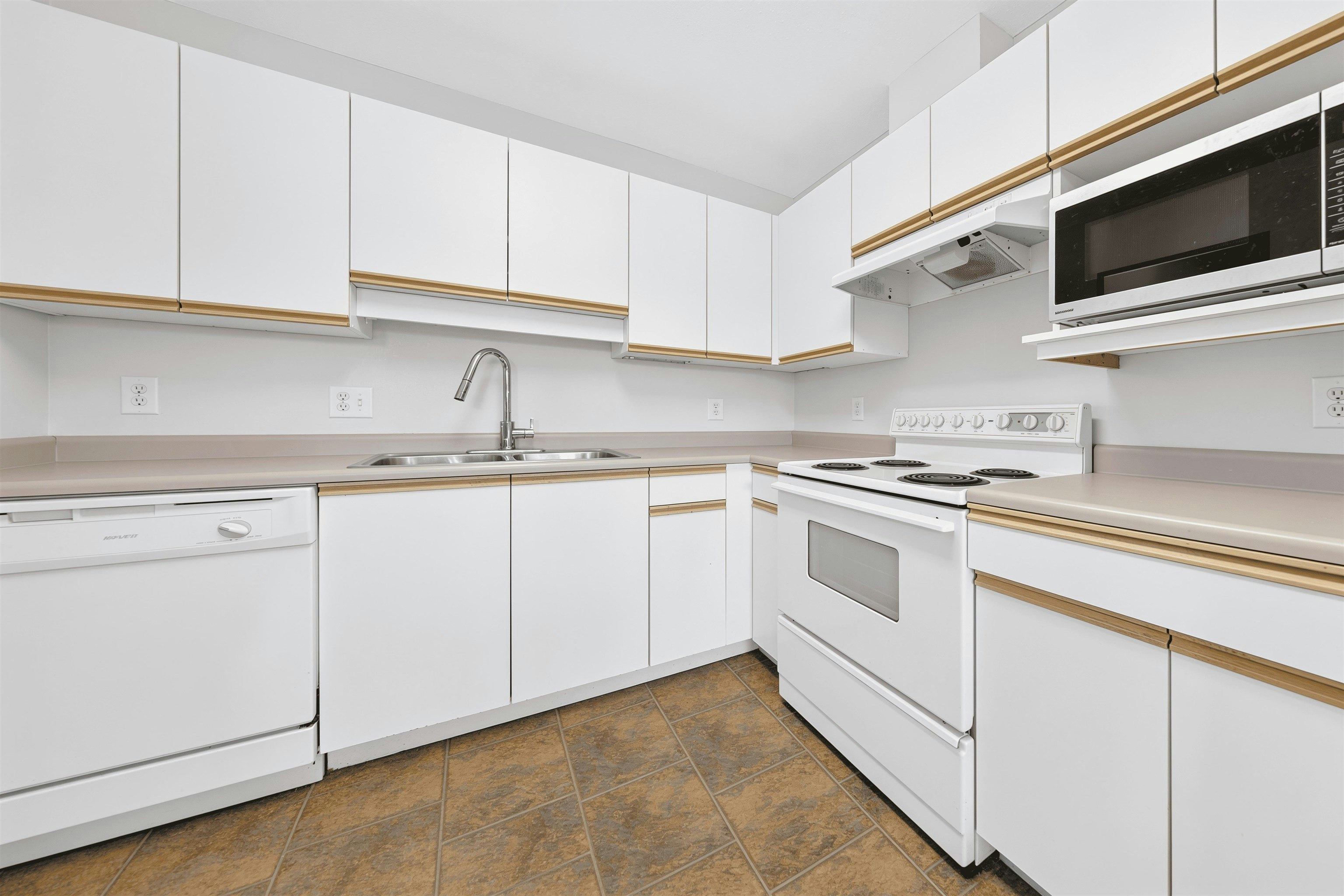 408-8537 Young Road - 4