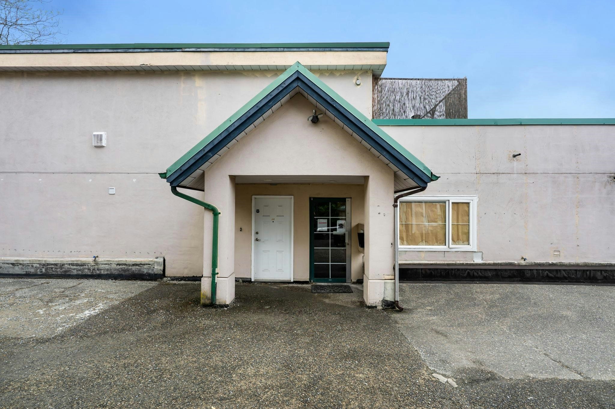 114-918 Roderick Avenue - 2