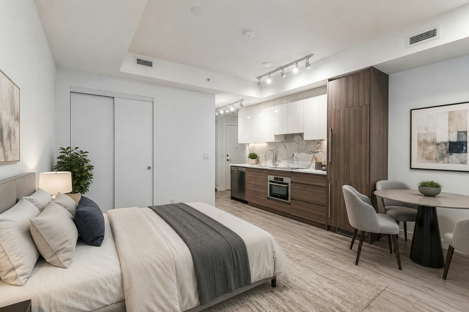 1714-10626 City Parkway, Surrey, BC, V3T 0S3