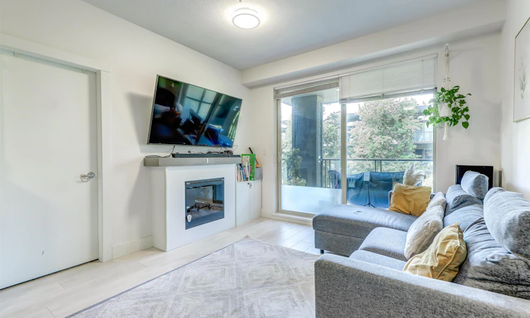 304-7478 Byrnepark Walk