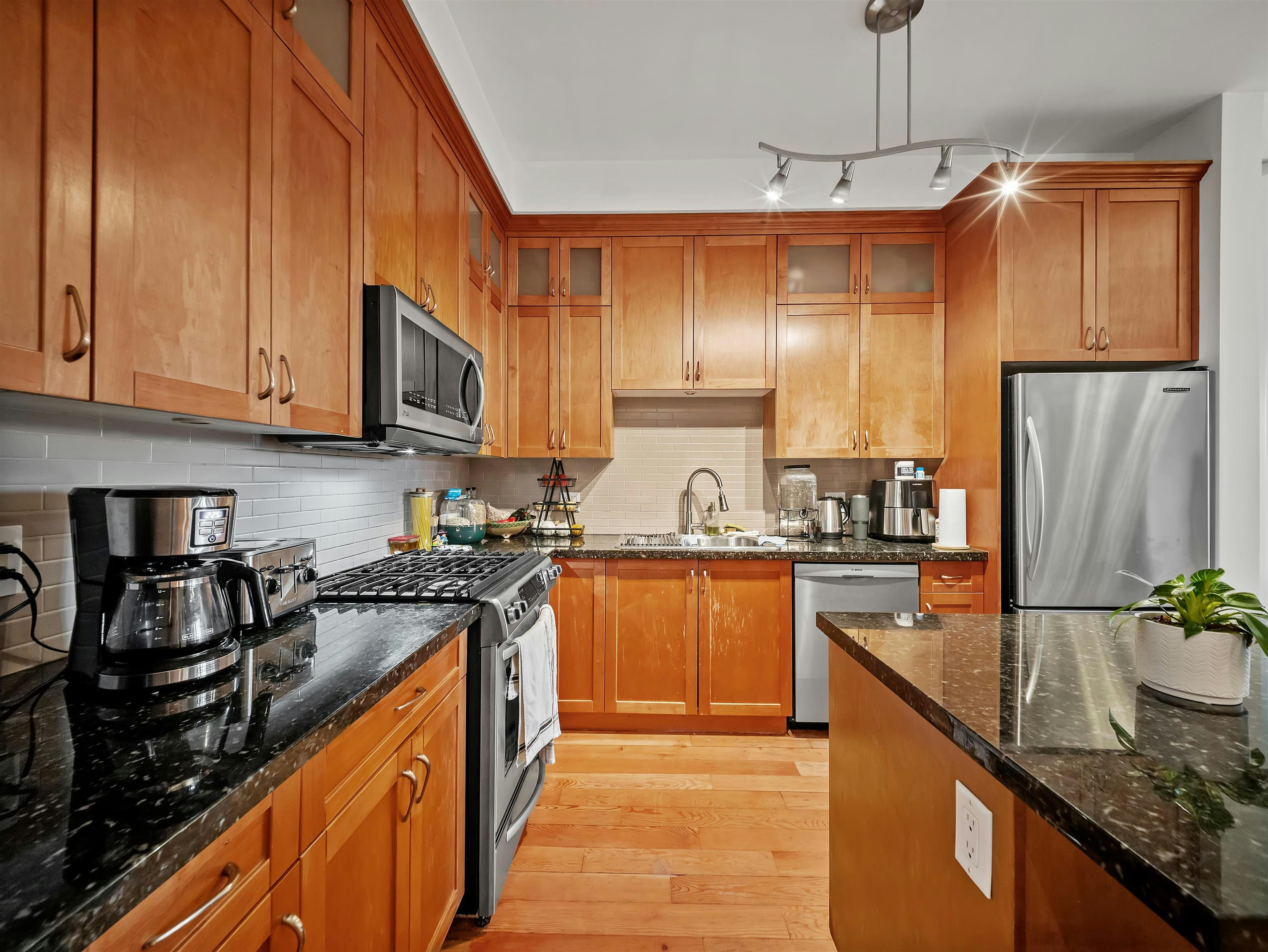 308-250 Salter Street - 2