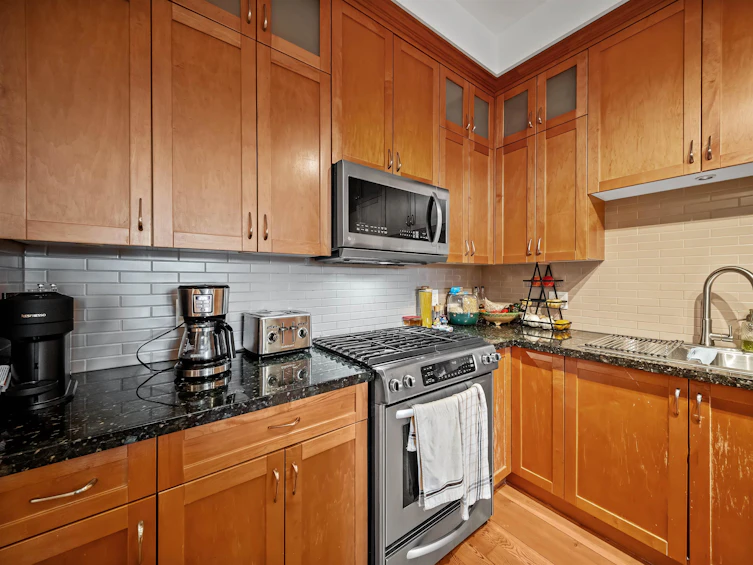 308-250 Salter Street, New Westminster, BC, V3M 0B7 - 11