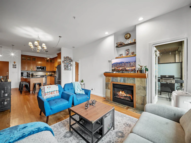 308-250 Salter Street, New Westminster, BC, V3M 0B7 - 3