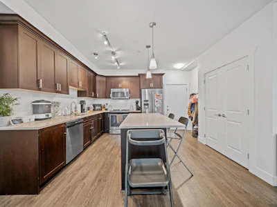 105-2288 Welcher Avenue - 3