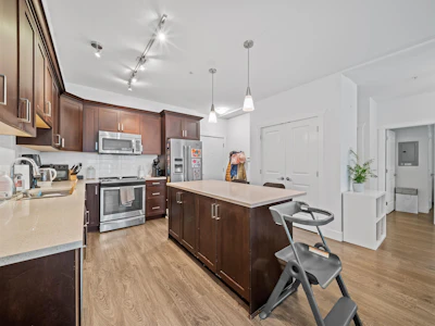 105-2288 Welcher Avenue - 2