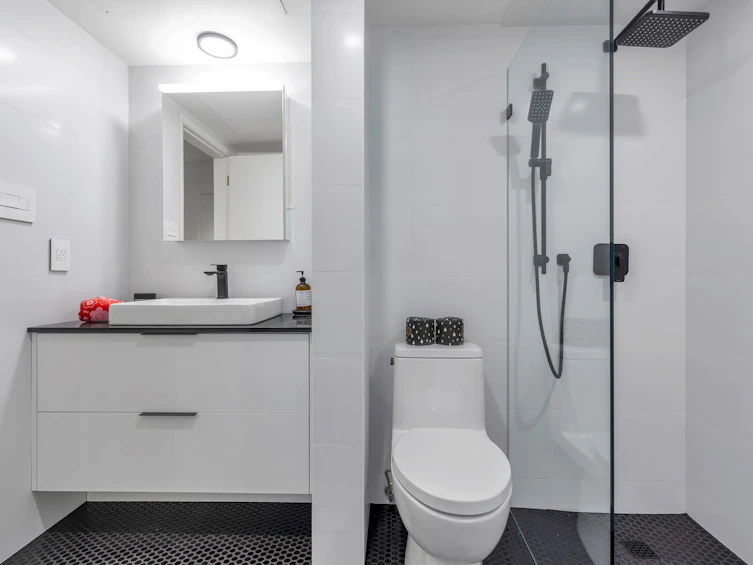 101-2135 Argyle Avenue, West Vancouver, BC, V7V 1A5 - 33