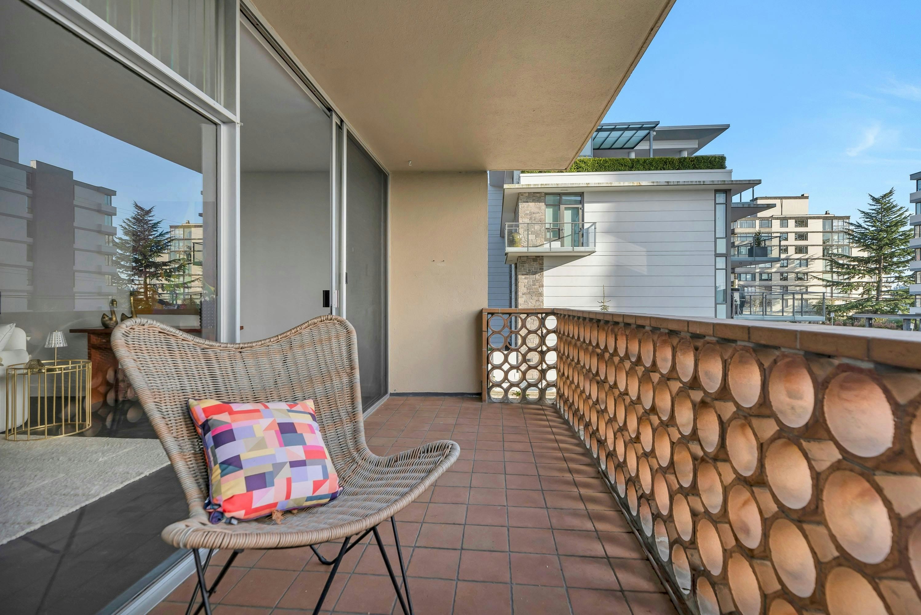 101-2135 Argyle Avenue, West Vancouver, BC, V7V 1A5 - 23
