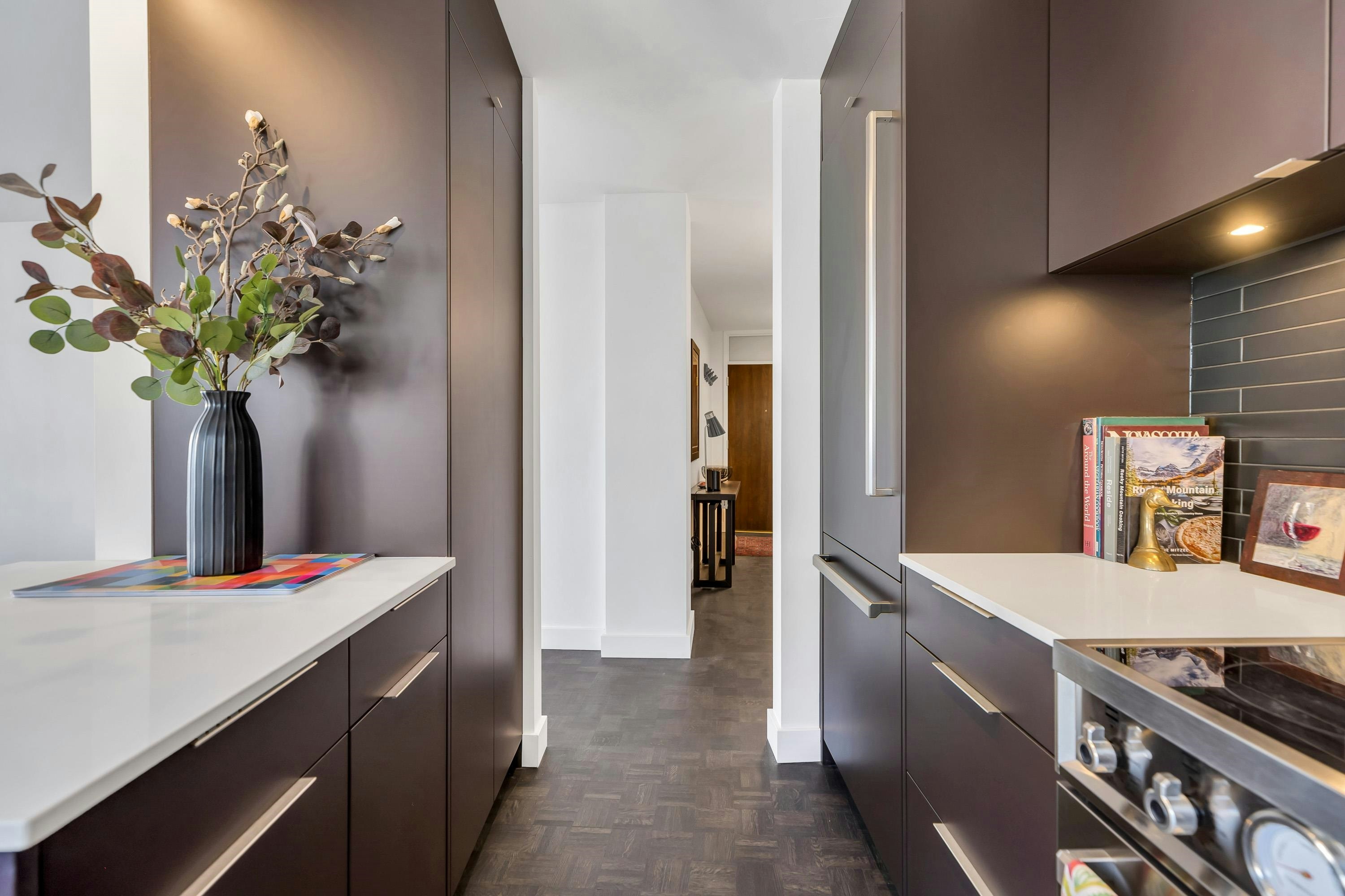 101-2135 Argyle Avenue, West Vancouver, BC, V7V 1A5 - 17