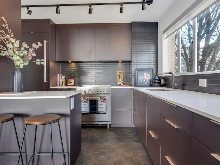 101-2135 Argyle Avenue, West Vancouver, BC, V7V 1A5 - 16