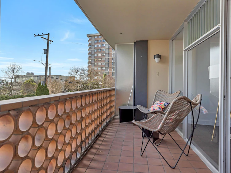 101-2135 Argyle Avenue, West Vancouver, BC, V7V 1A5 - 22