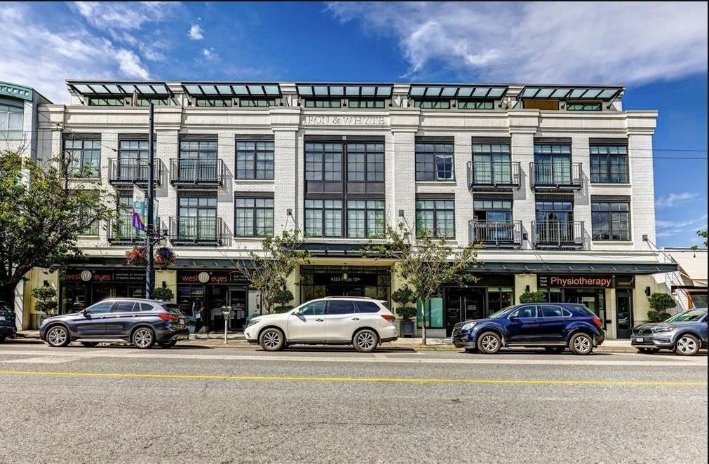 200-4355 W 10 Avenue, Vancouver, BC, V6R 2H6